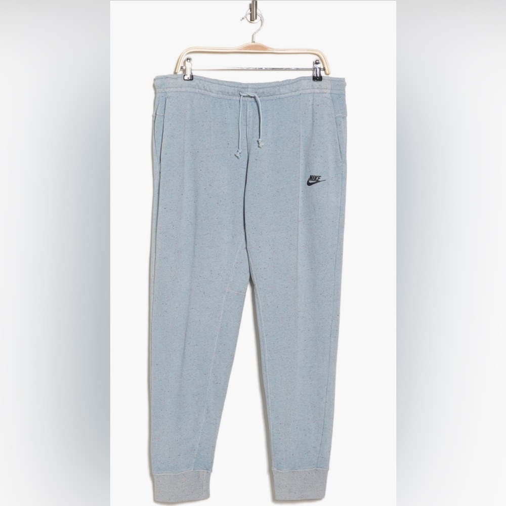 Nike Men’s Club Fleece Joggers Size Medium NWOT Blokecore